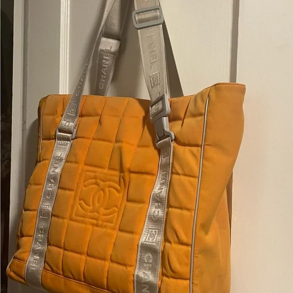 Chanel Gym Cloth Bag - Picture 3 of 11